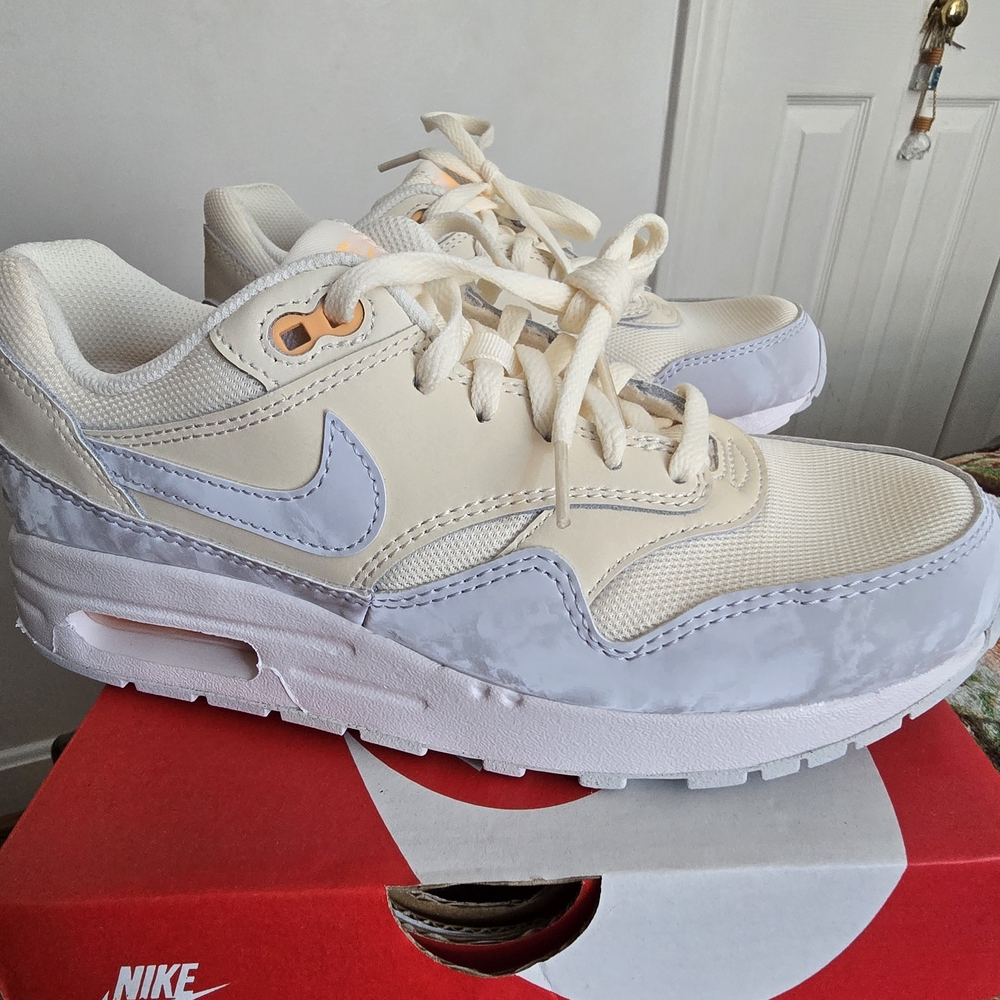 Nike Women's Cream and Gray Sneakers